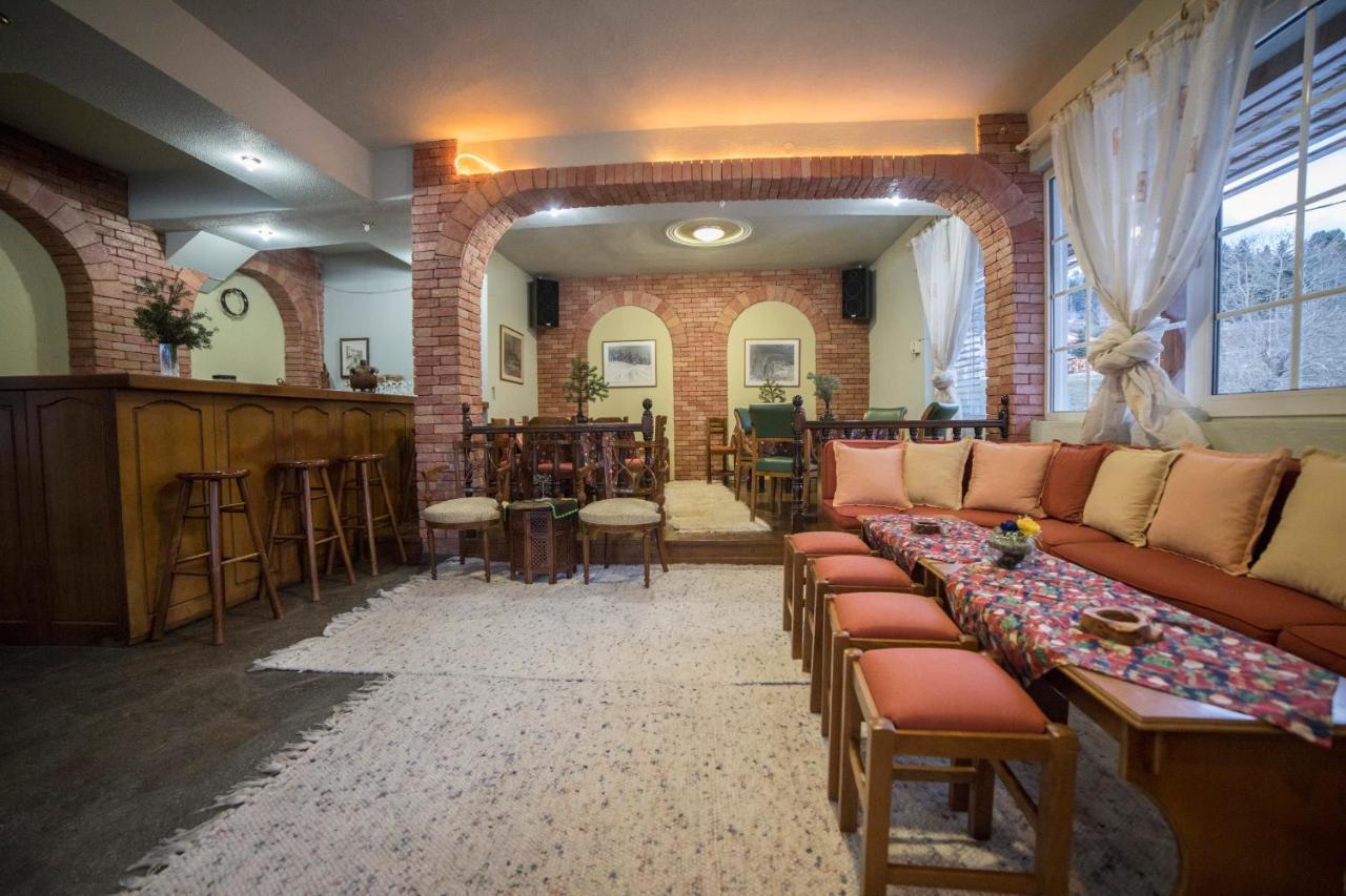 Ξενοδοχειο Παπαναγιωτου Hotel Neraïdochóri Buitenkant foto