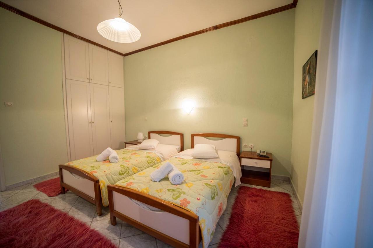 Ξενοδοχειο Παπαναγιωτου Hotel Neraïdochóri Buitenkant foto