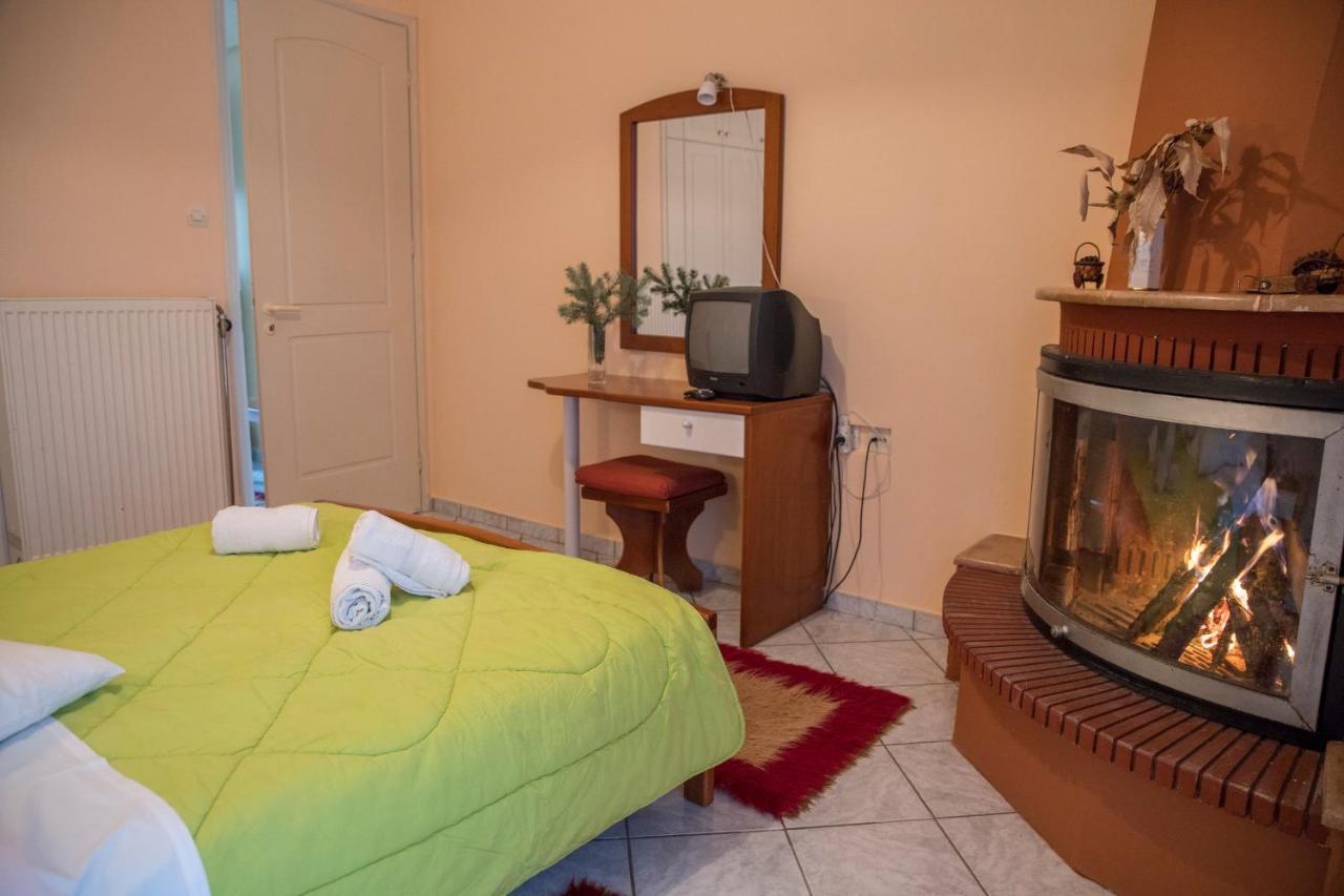 Ξενοδοχειο Παπαναγιωτου Hotel Neraïdochóri Buitenkant foto