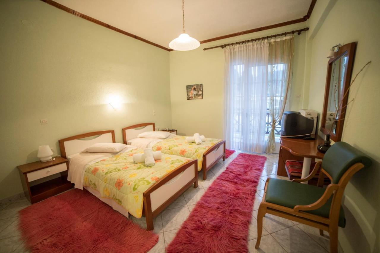 Ξενοδοχειο Παπαναγιωτου Hotel Neraïdochóri Buitenkant foto