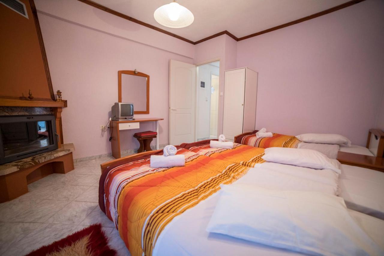 Ξενοδοχειο Παπαναγιωτου Hotel Neraïdochóri Buitenkant foto