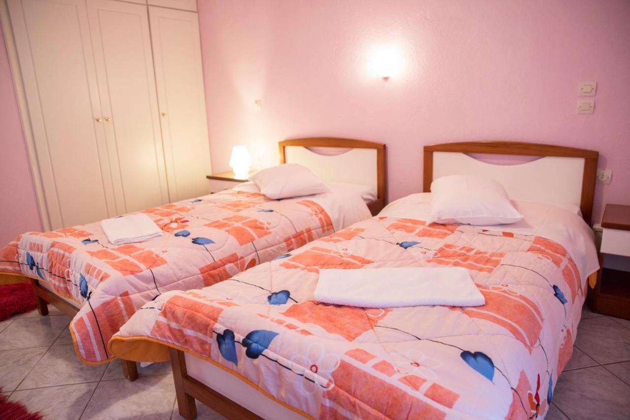 Ξενοδοχειο Παπαναγιωτου Hotel Neraïdochóri Buitenkant foto