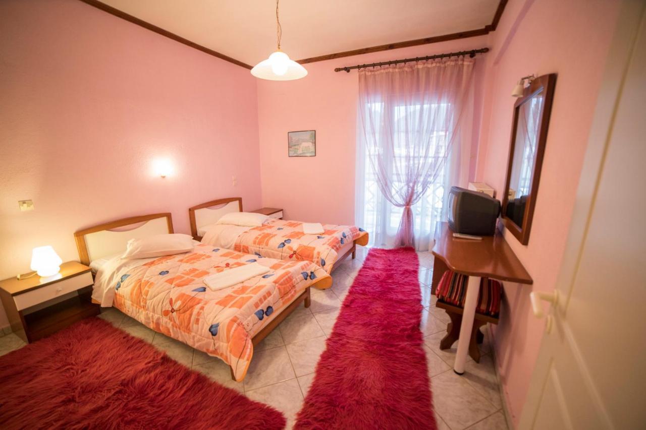 Ξενοδοχειο Παπαναγιωτου Hotel Neraïdochóri Buitenkant foto