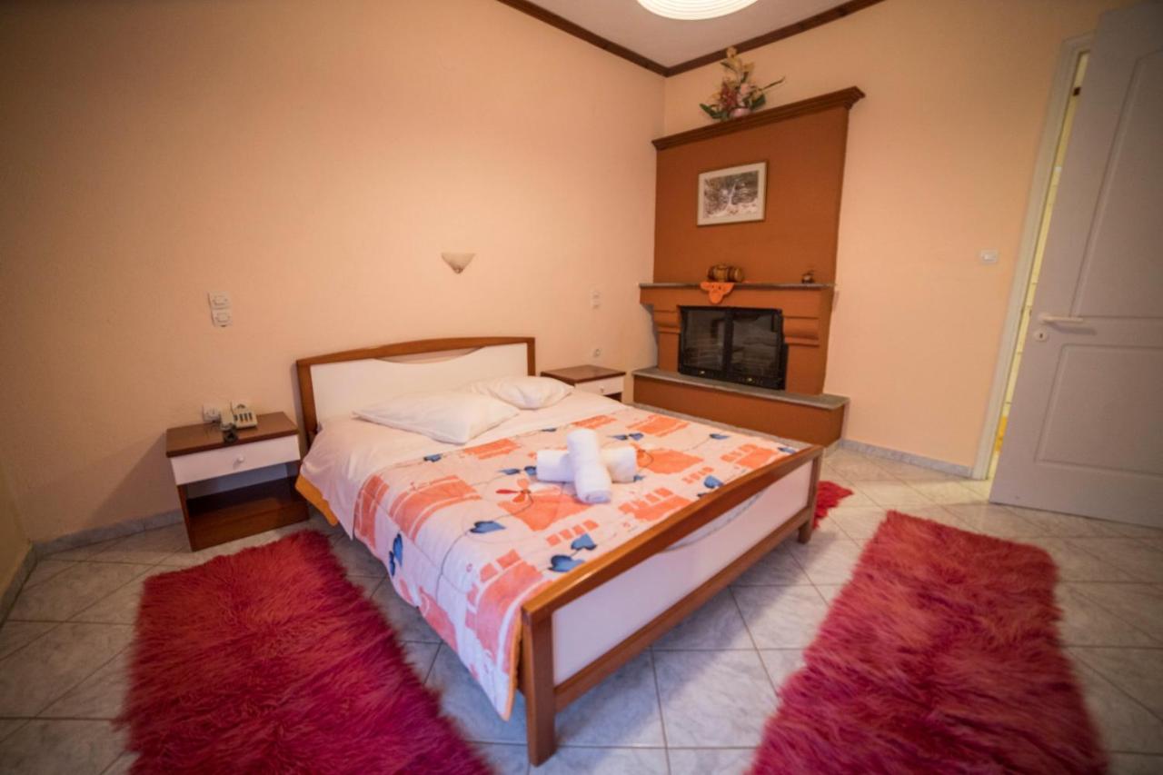 Ξενοδοχειο Παπαναγιωτου Hotel Neraïdochóri Buitenkant foto