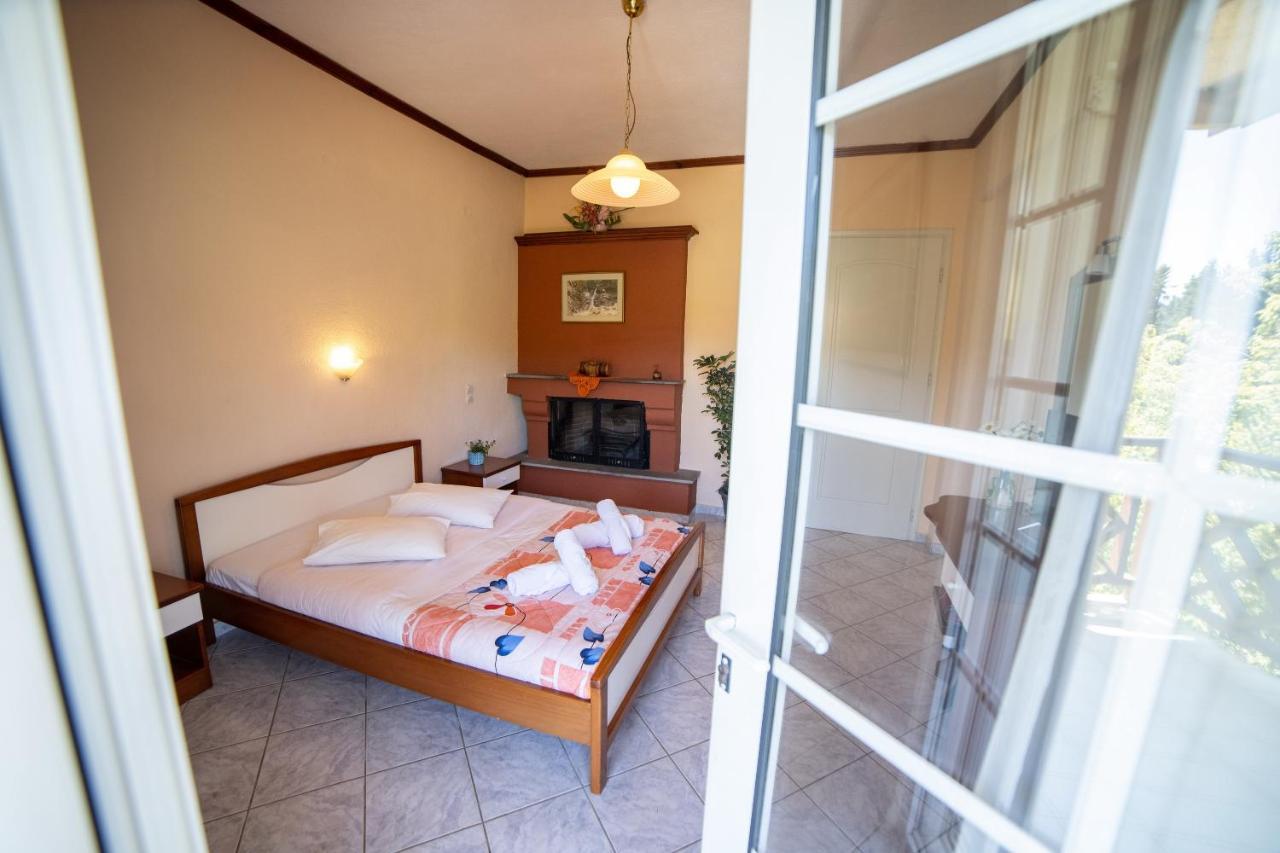 Ξενοδοχειο Παπαναγιωτου Hotel Neraïdochóri Buitenkant foto