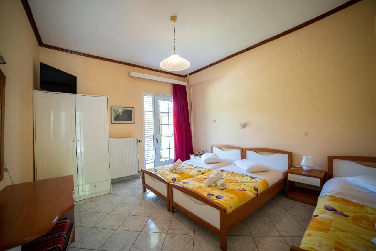 Ξενοδοχειο Παπαναγιωτου Hotel Neraïdochóri Buitenkant foto