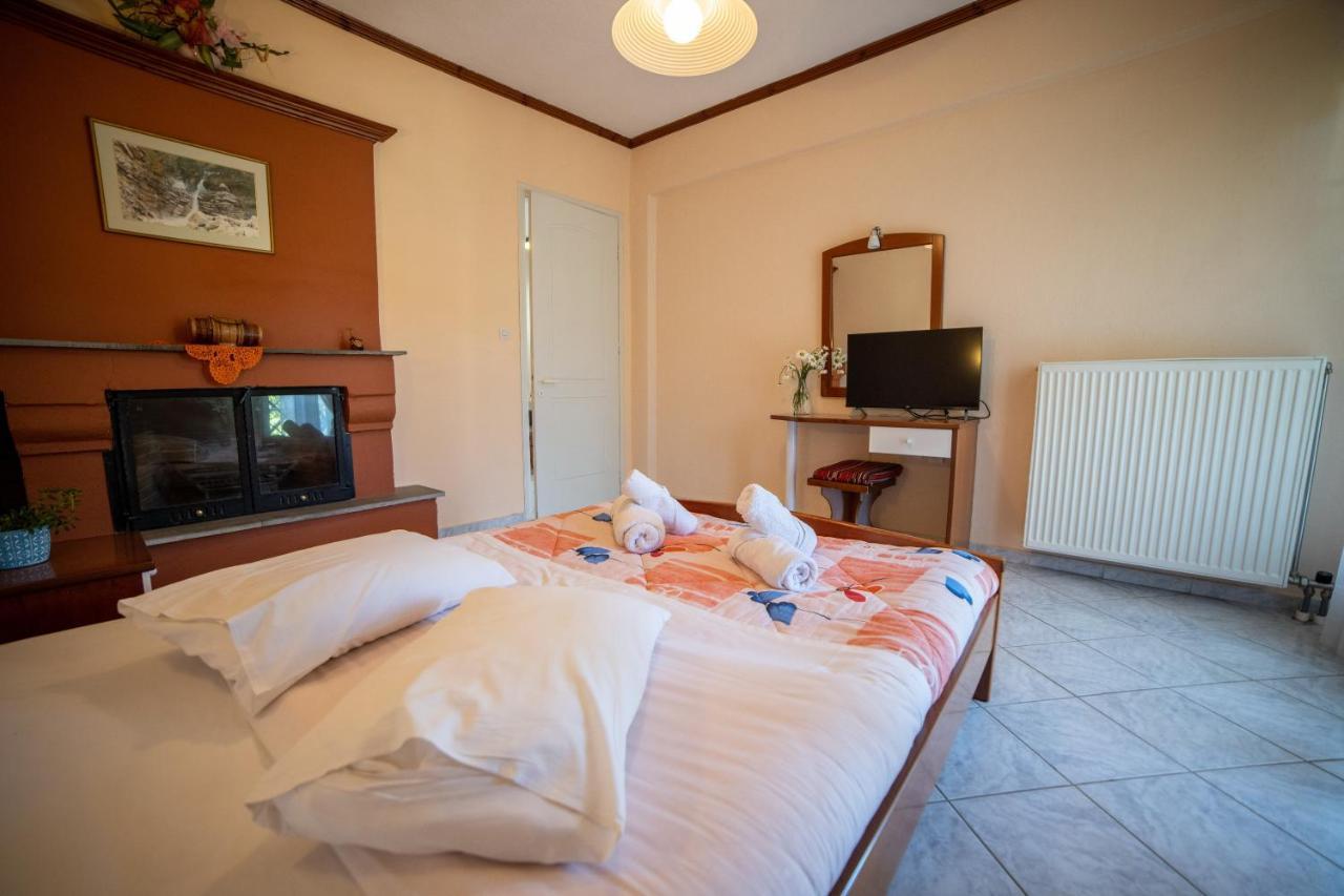 Ξενοδοχειο Παπαναγιωτου Hotel Neraïdochóri Buitenkant foto
