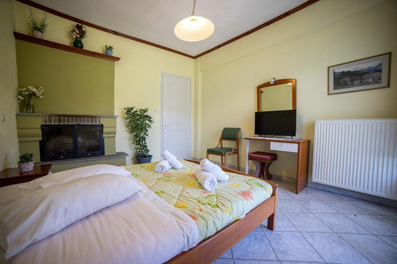 Ξενοδοχειο Παπαναγιωτου Hotel Neraïdochóri Buitenkant foto