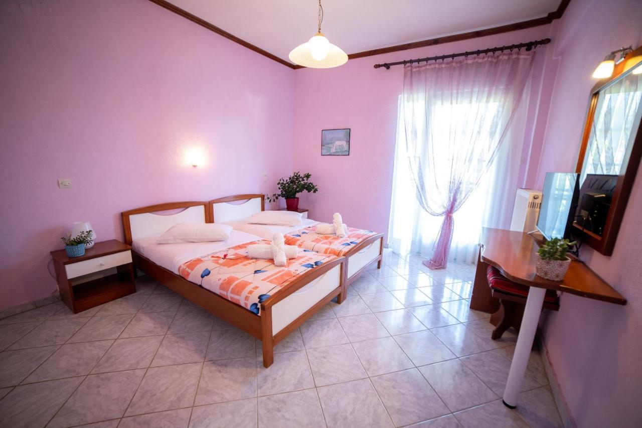 Ξενοδοχειο Παπαναγιωτου Hotel Neraïdochóri Buitenkant foto