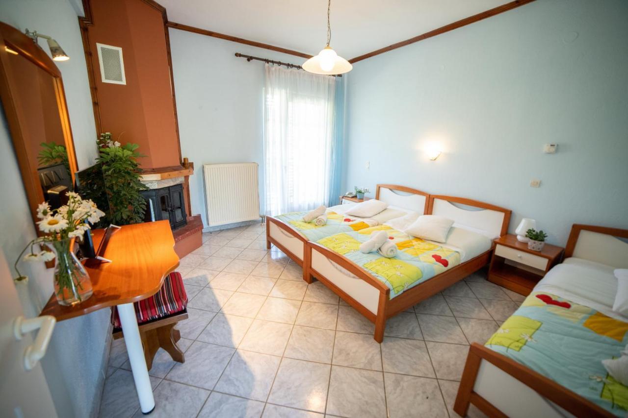 Ξενοδοχειο Παπαναγιωτου Hotel Neraïdochóri Buitenkant foto