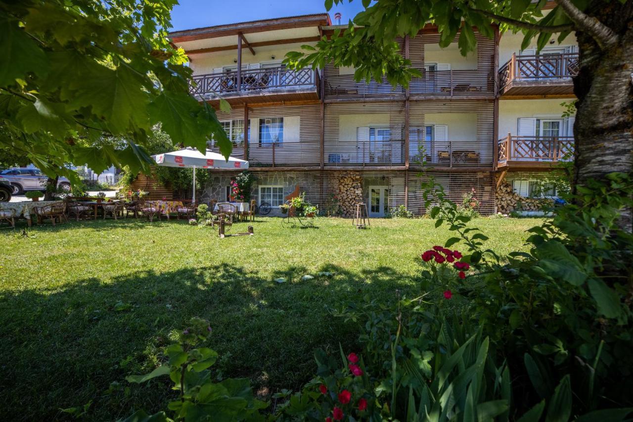 Ξενοδοχειο Παπαναγιωτου Hotel Neraïdochóri Buitenkant foto