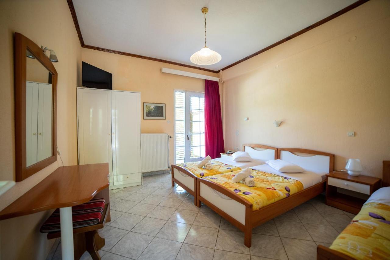 Ξενοδοχειο Παπαναγιωτου Hotel Neraïdochóri Buitenkant foto